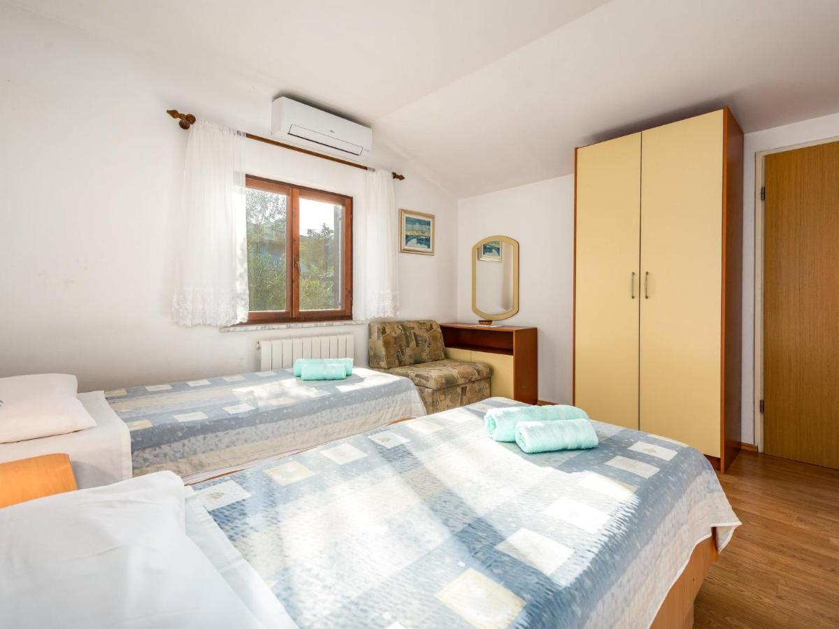 Holiday Home Hacienda - PZN316 Tinjan Exterior foto